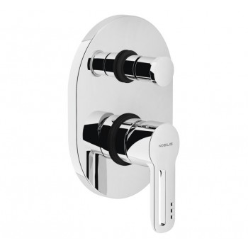 Two-way built-in shower...